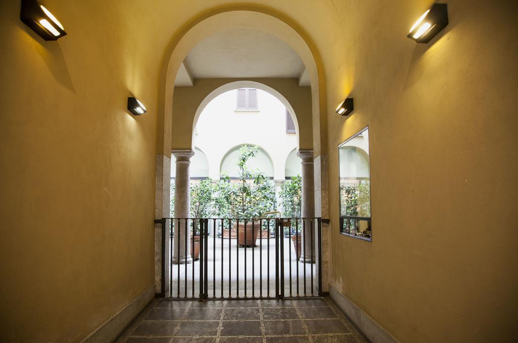 Mansard Very Close To Duomo มิลาน ภายนอก รูปภาพ