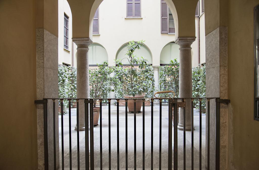 Mansard Very Close To Duomo มิลาน ภายนอก รูปภาพ