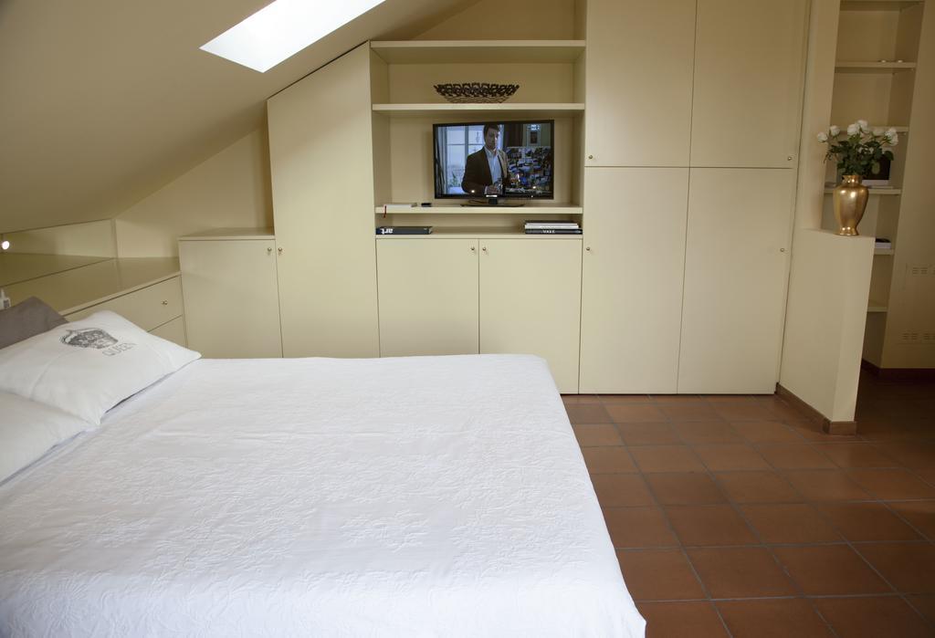 Mansard Very Close To Duomo มิลาน ภายนอก รูปภาพ